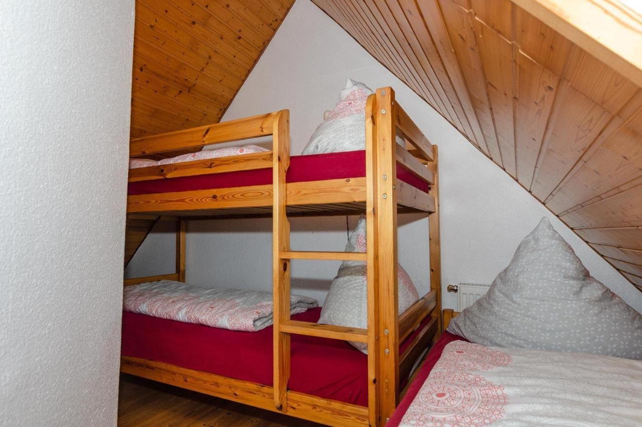 3-R-Ferienwohnung-Fuer-4-Personen-In-Schaprode-Auf-Ruegen-Zi3 Zewnętrze zdjęcie